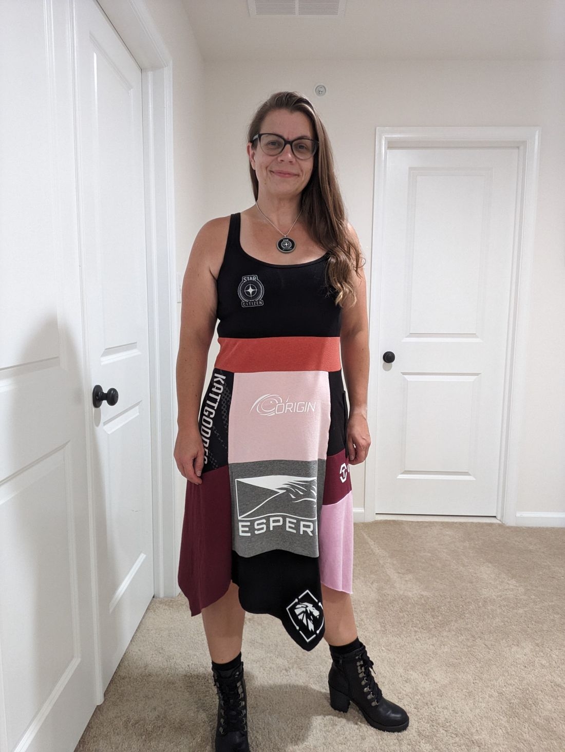 Star Citizen logo taken from old esports jersey and turned into patch. Also placed so my hair doesn't cover it!