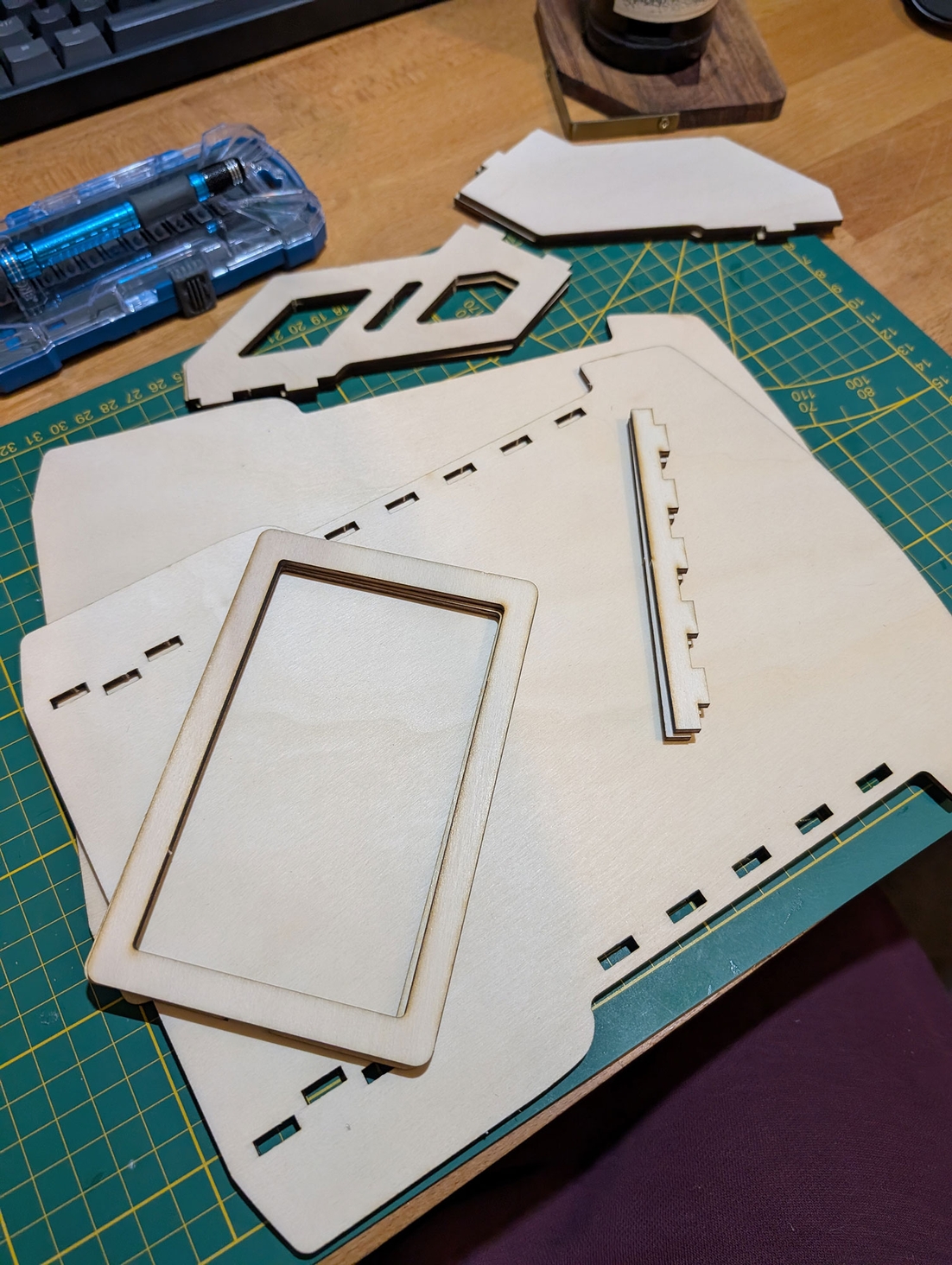 Cutting out the individual parts
